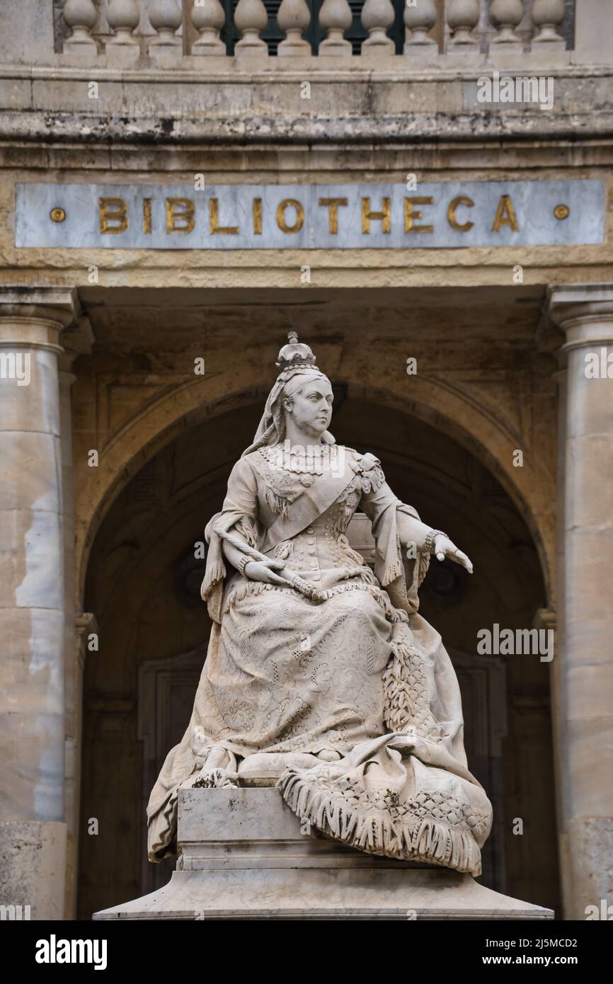 View of the Queen Victoria statue in front of the National Library of