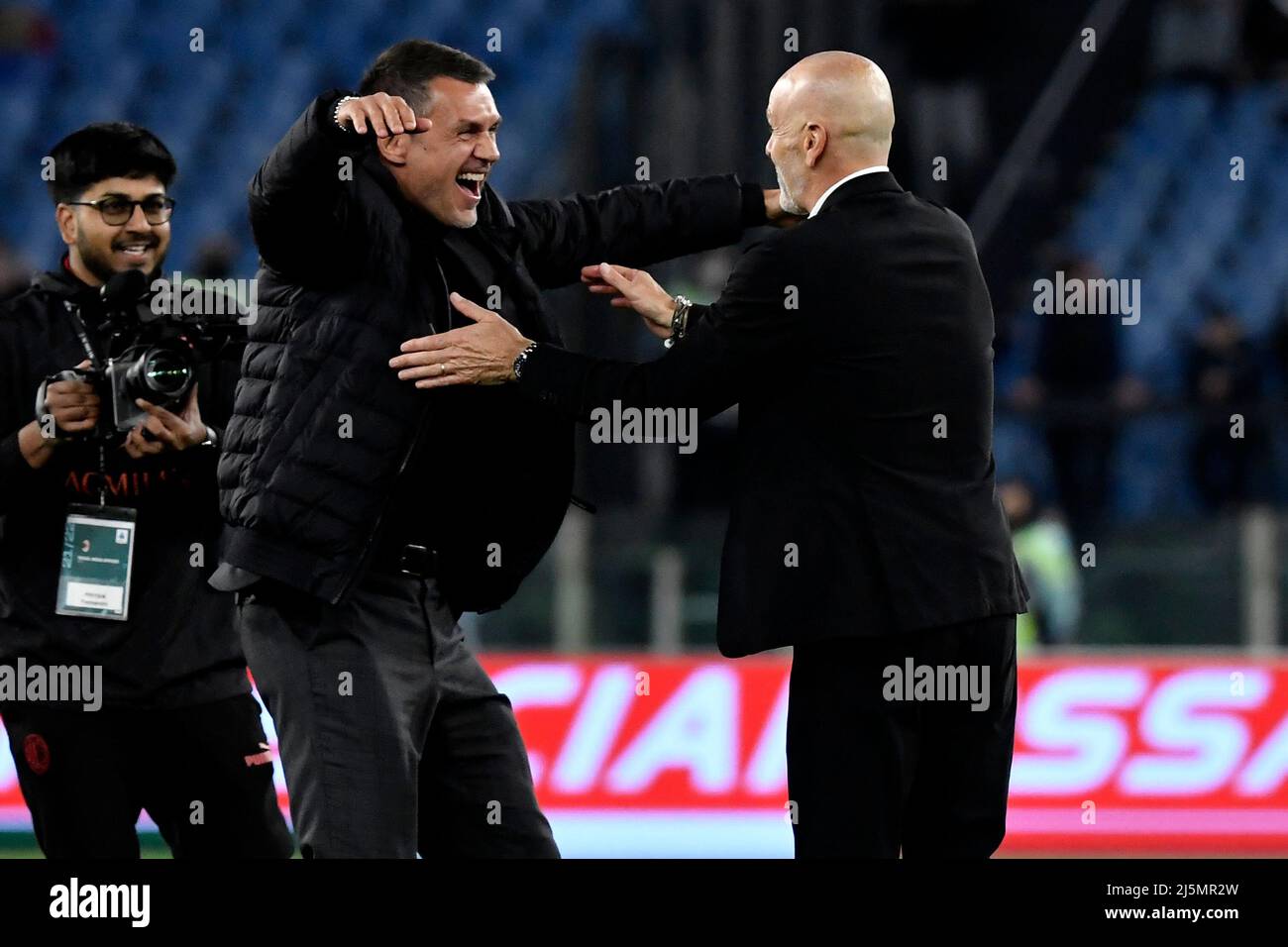 Paolo Maldini celebrating at the end of AtalantaMilan at Stadio