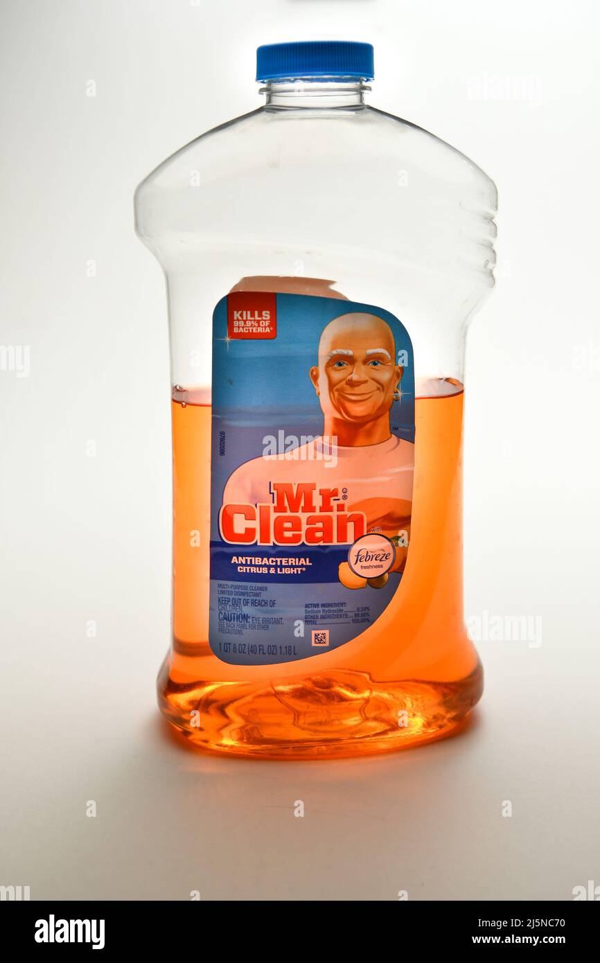 Cut out Mr Clean name brand all purpose cleaner and melamine foam abrasive Stock Photo