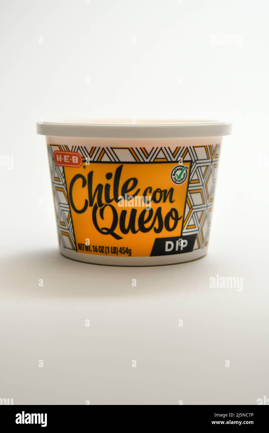 https://c8.alamy.com/comp/2J5NC7P/plastic-container-of-chile-con-queso-dip-used-for-snacks-and-appetizer-with-chips-crisps-isolated-on-white-background-2J5NC7P.jpg