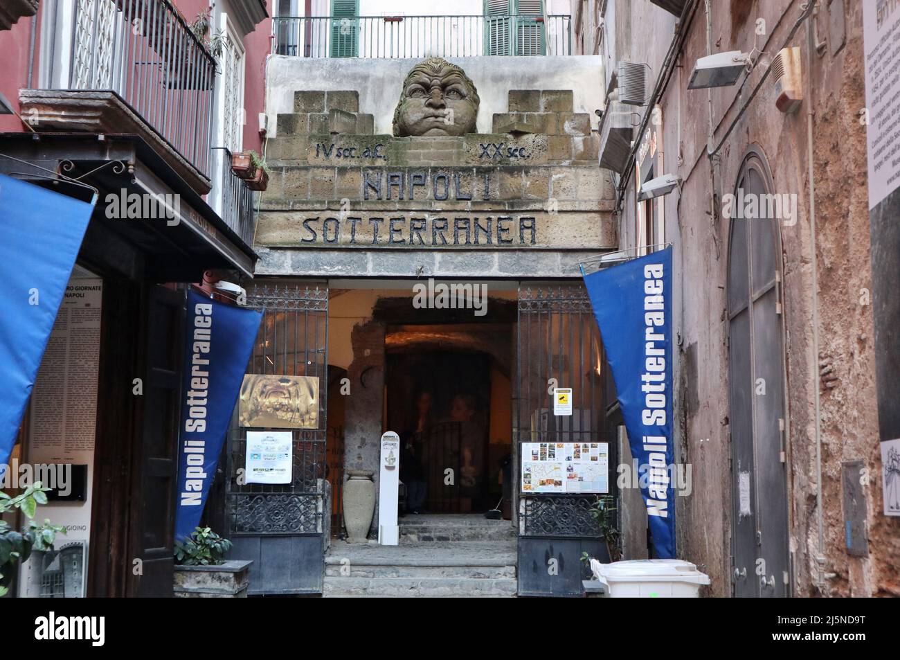 via dei tribunali napoli maps
