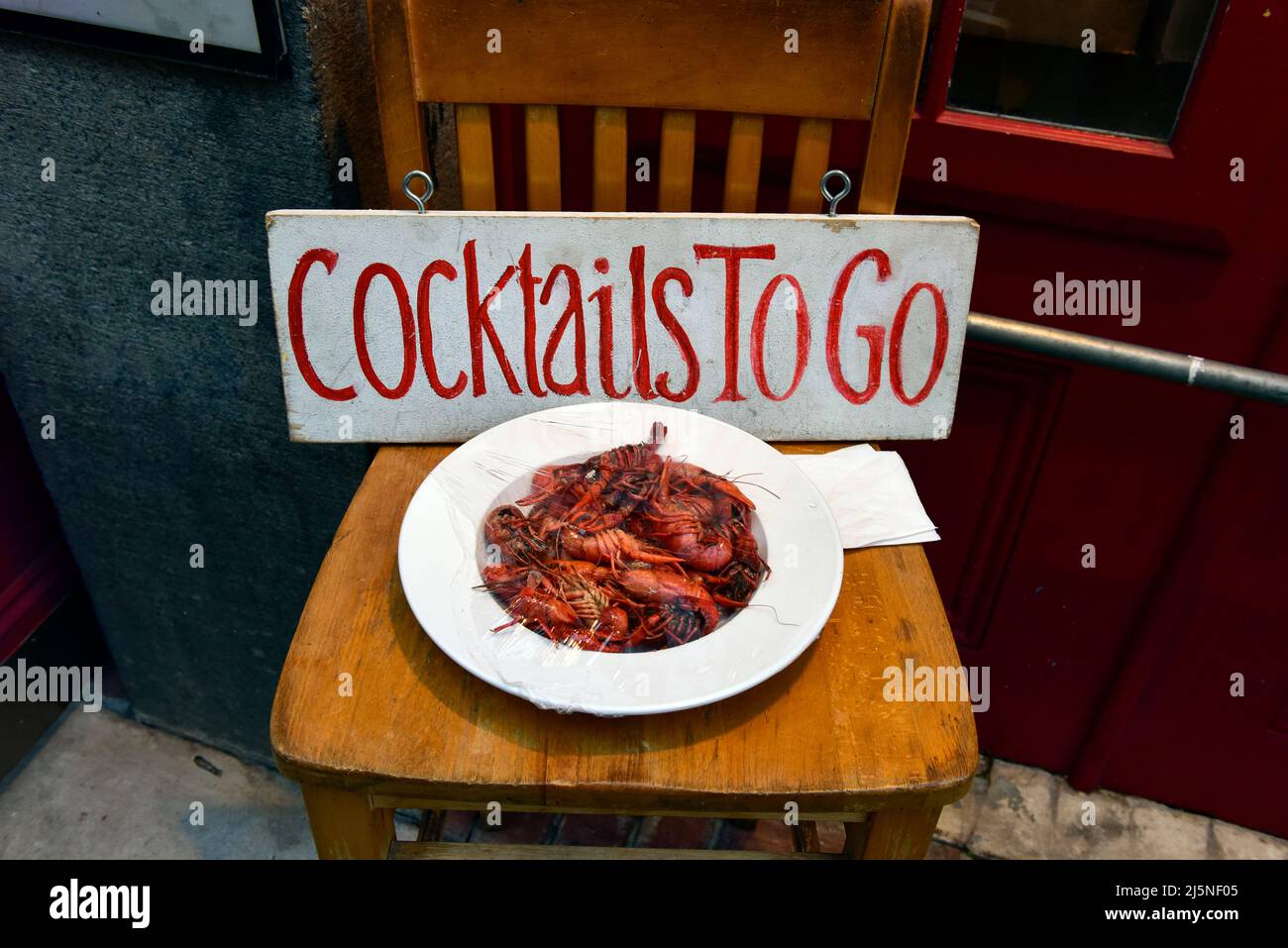 Crawdads On Display In Front Of A Restaurant In The French Quarter New   Crawdads On Display In Front Of A Restaurant In The French Quarter New Orleans Louisiana 2J5NF05 