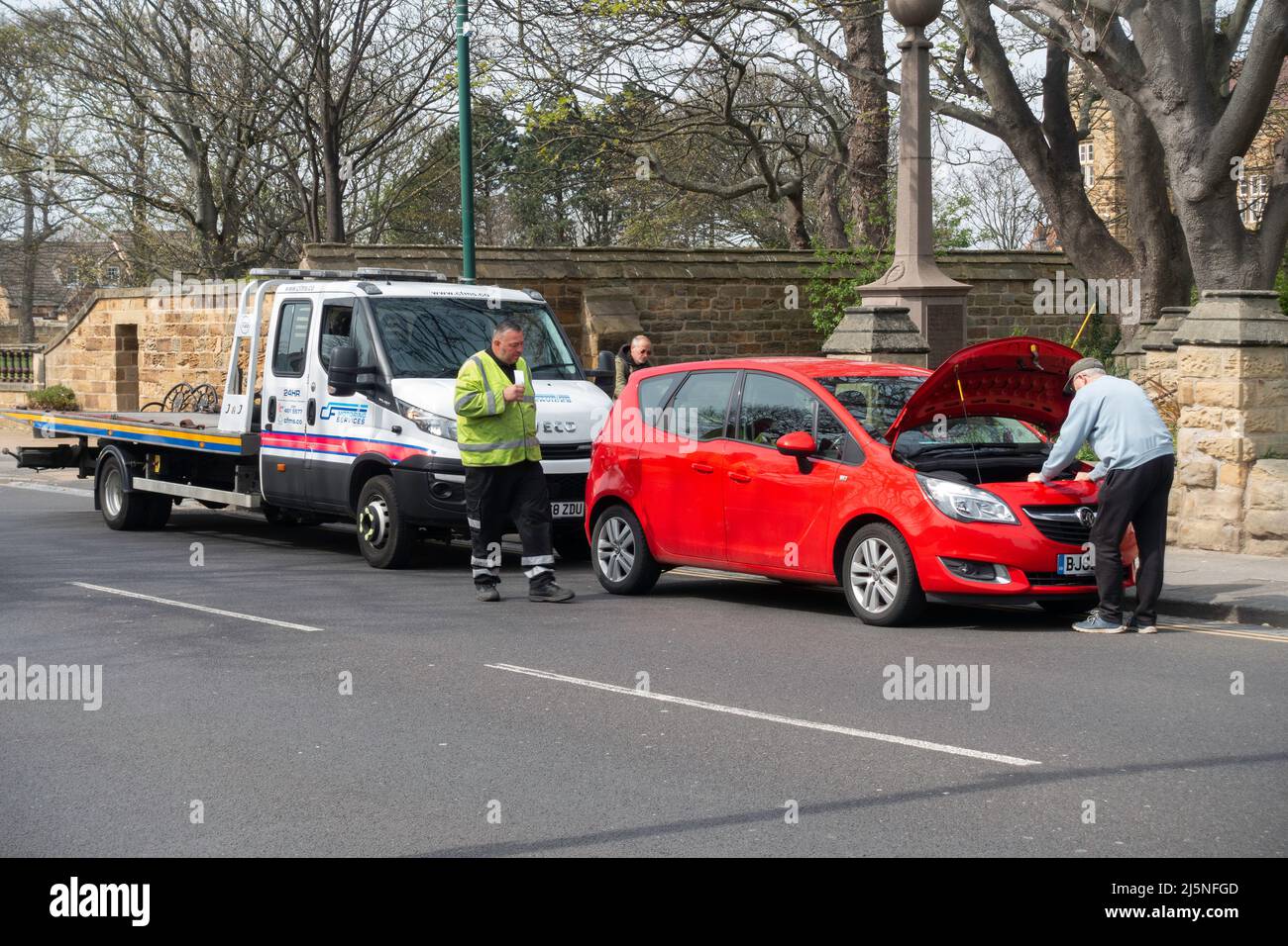 Road assist services hi-res stock photography and images - Alamy