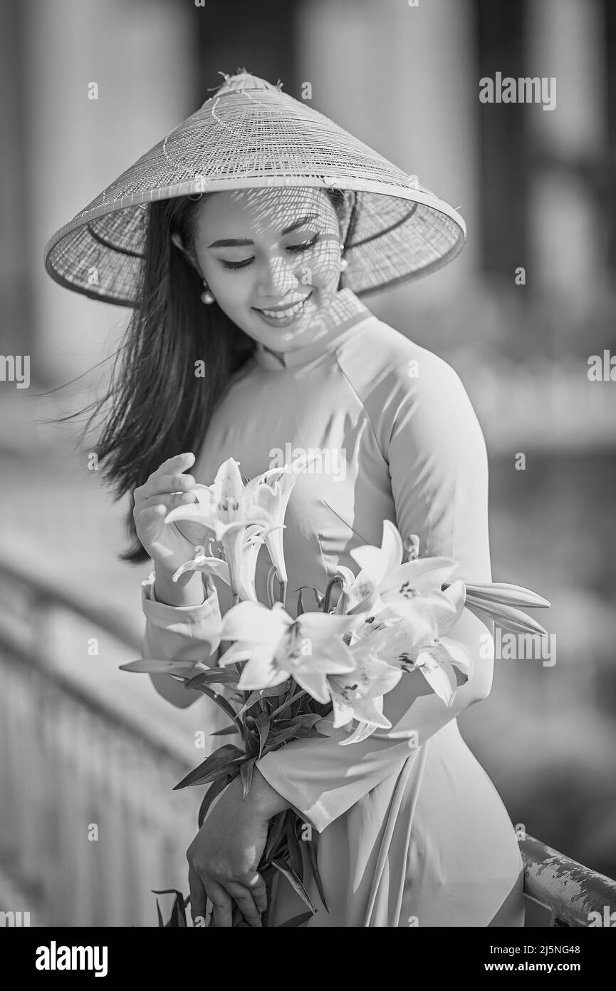 Traditional vietnamese ao dai Black and White Stock Photos & Images Alamy