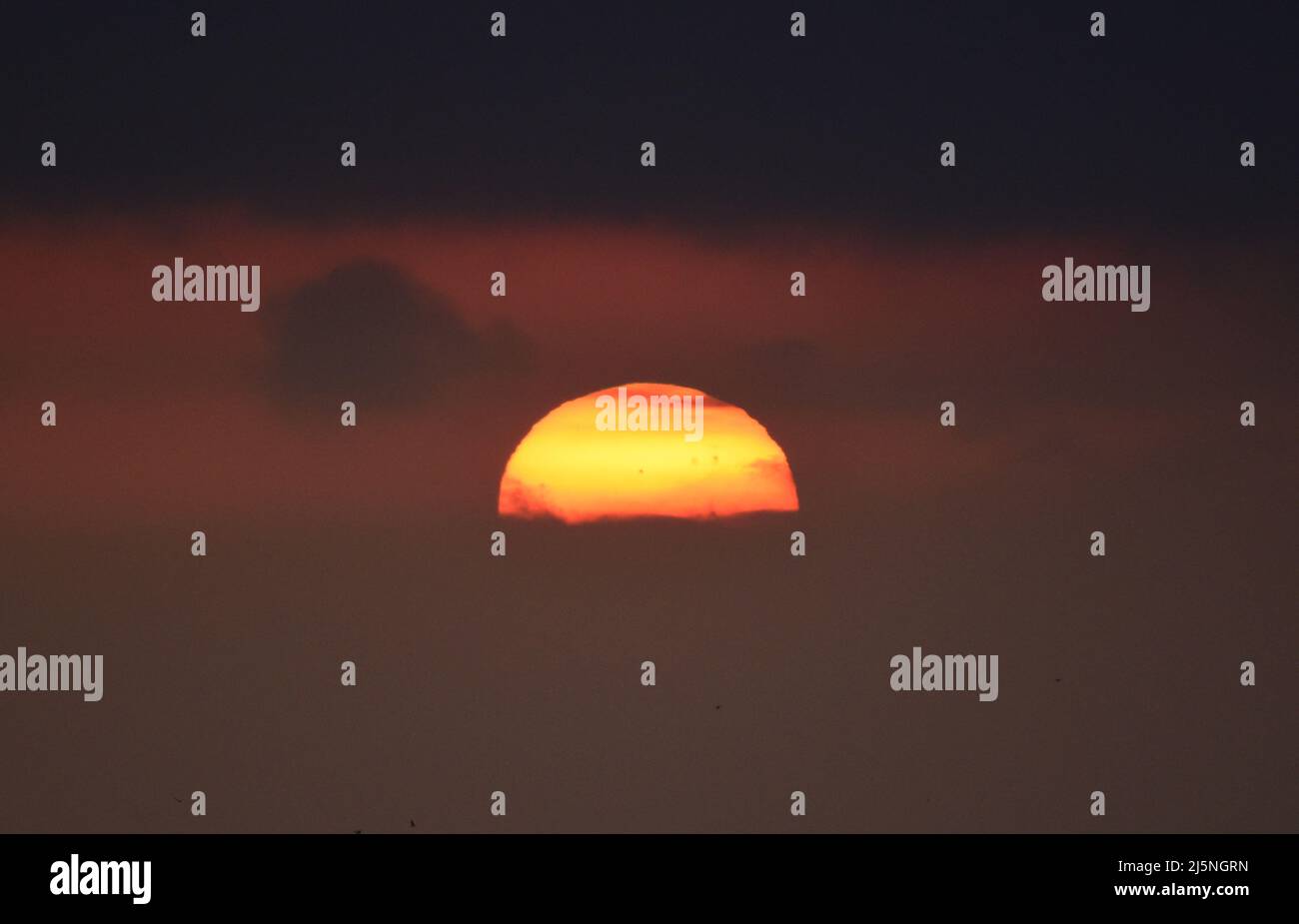 Silhouettes sinister cloud mist hi-res stock photography and images - Alamy