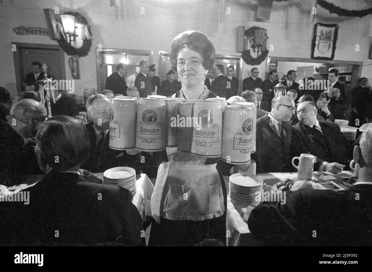 Salvator tasting at the Nockherberg: delivery of the barley juice. [automated translation] Stock Photo