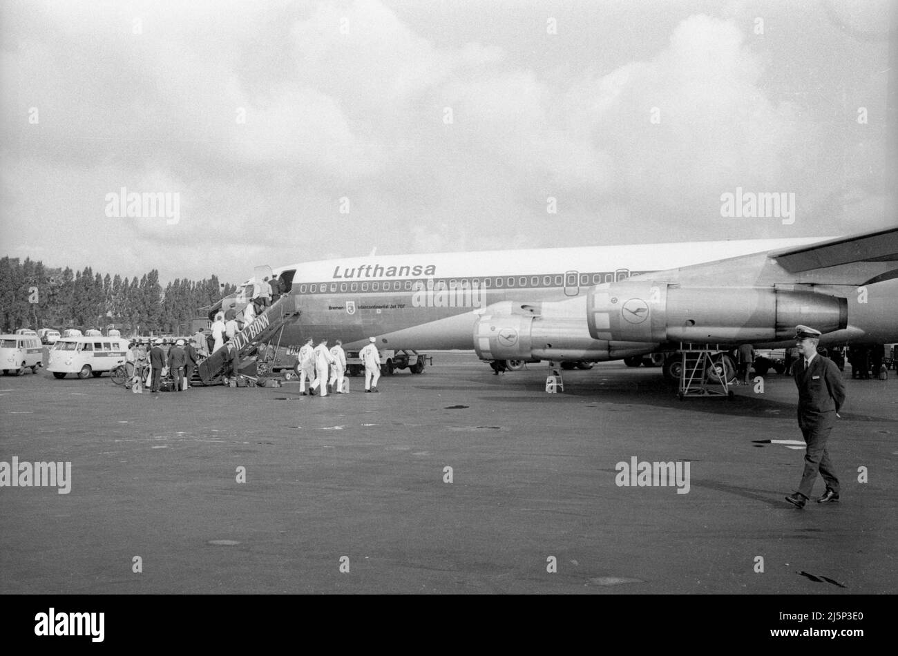 Lufthansa boeing 707 hi-res stock photography and images - Alamy