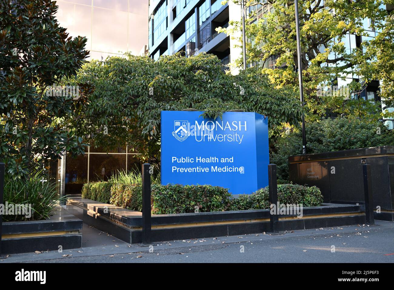 Sign out the front of Monash University Public Health and Preventive Medicine, at 553 St Kilda Rd Stock Photo