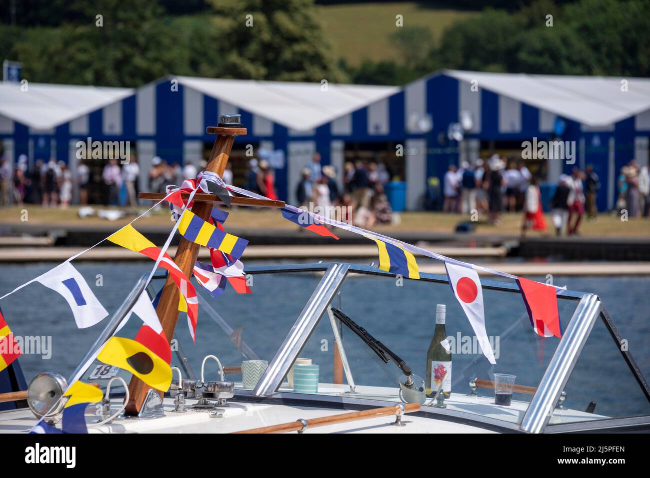 Henley regatta hi-res stock photography and images - Alamy