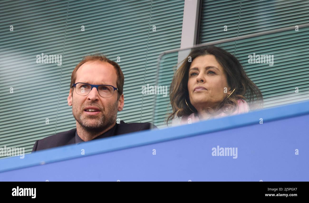 London, UK, 24/04/2022, 24 April 2022 - Chelsea v West Ham United - Premier  League - Stamford Bridge Chelsea FC Performance Advisor Petr Cech and Chelsea  FC Director Marina Granovskaia watch on