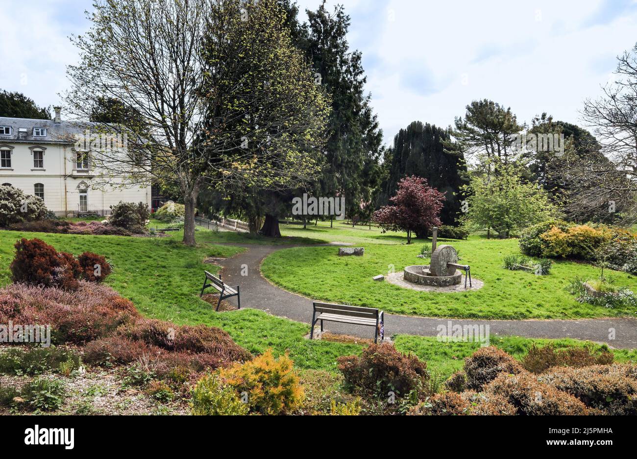 Surburban villa hires stock photography and images Alamy