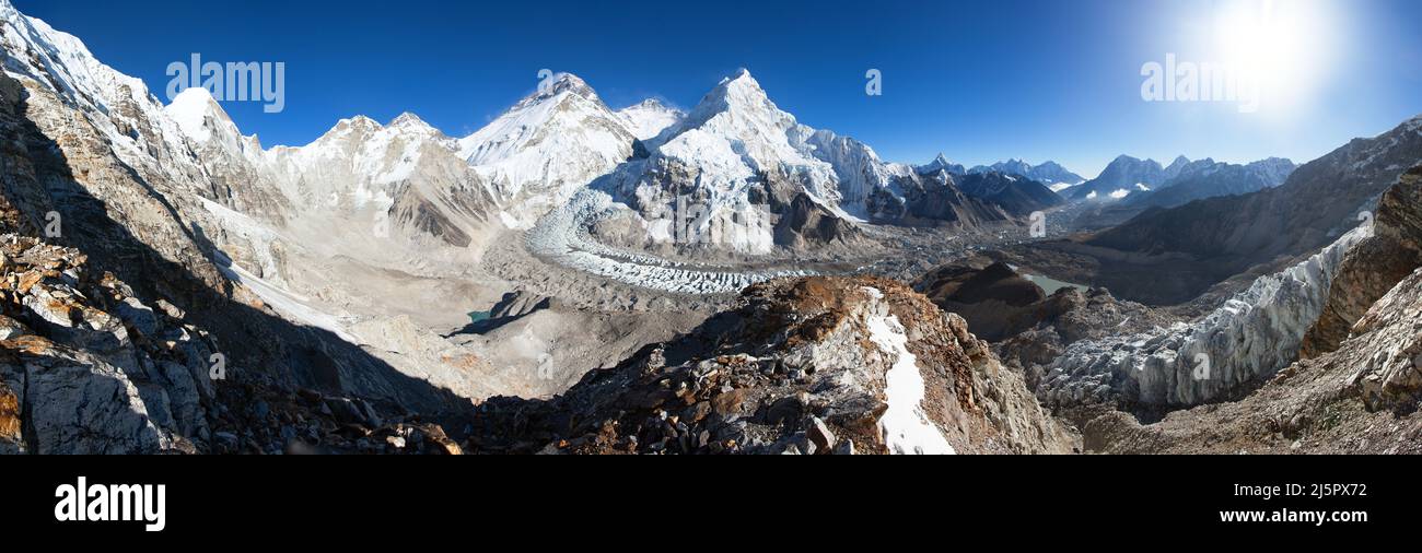 Mount everest summit panorama view hi-res stock photography and images ...