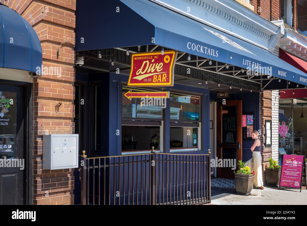 MOORESVILLE, NC, USA17 APRIL 2022 The 'Dive Bar' on Main Street in