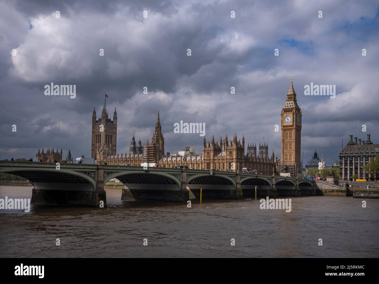 London England Houses of Parliament Big Ben Elizabeth Tower Cleaned April 2022 The Elizabeth Tower and the Clock Face of Big Ben shine after major cle Stock Photo