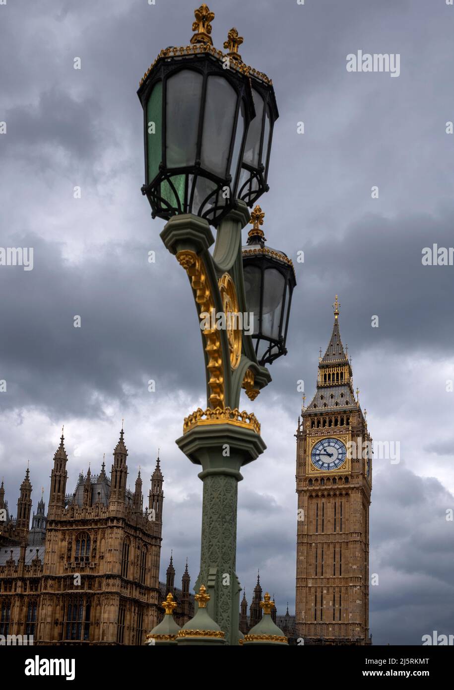 London England Houses of Parliament Big Ben Elizabeth Tower Cleaned April 2022 The Elizabeth Tower and the Clock Face of Big Ben shine after major cle Stock Photo