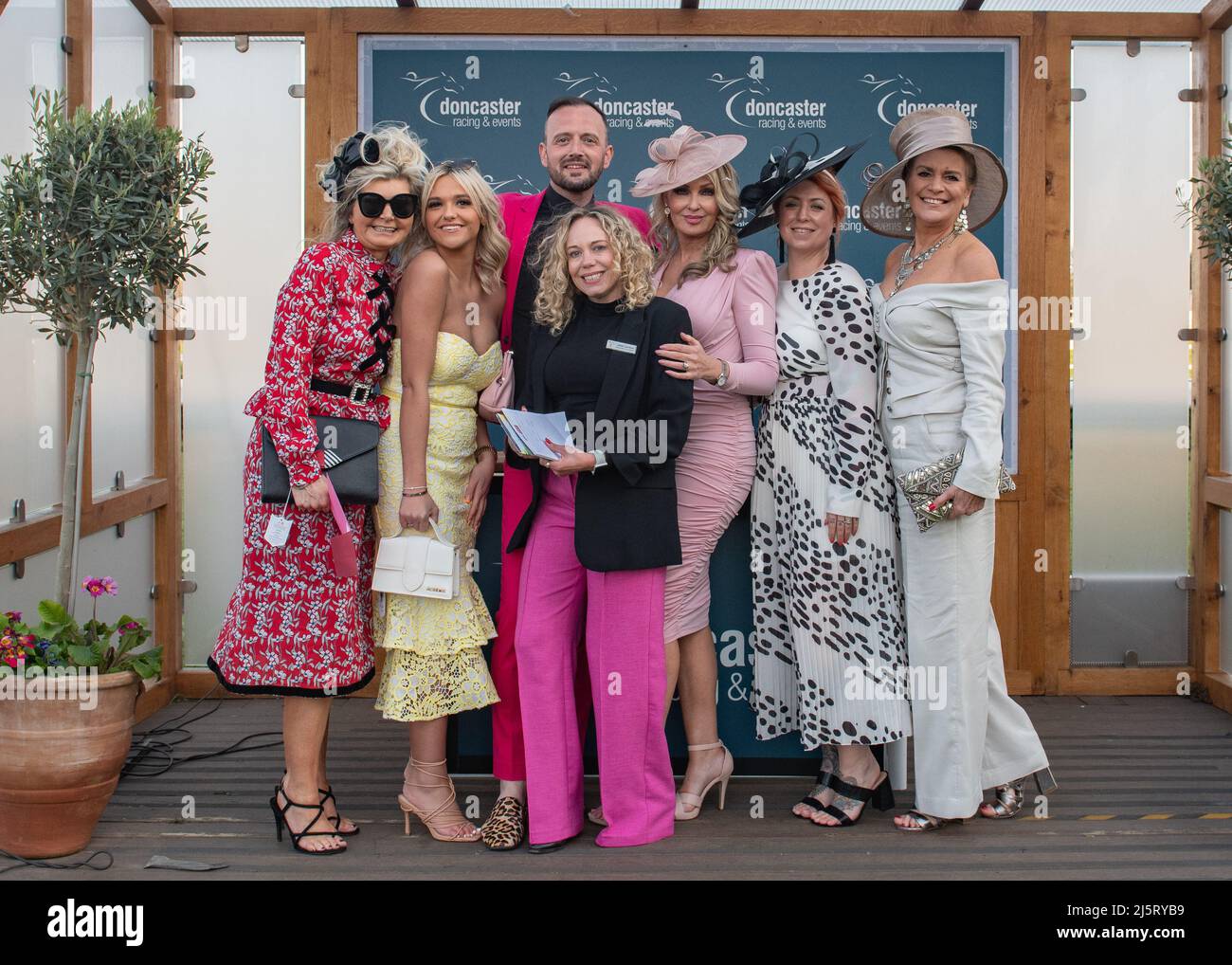 Doncaster Racecourse - Best Dressed Lady - April 2022 Stock Photo - Alamy