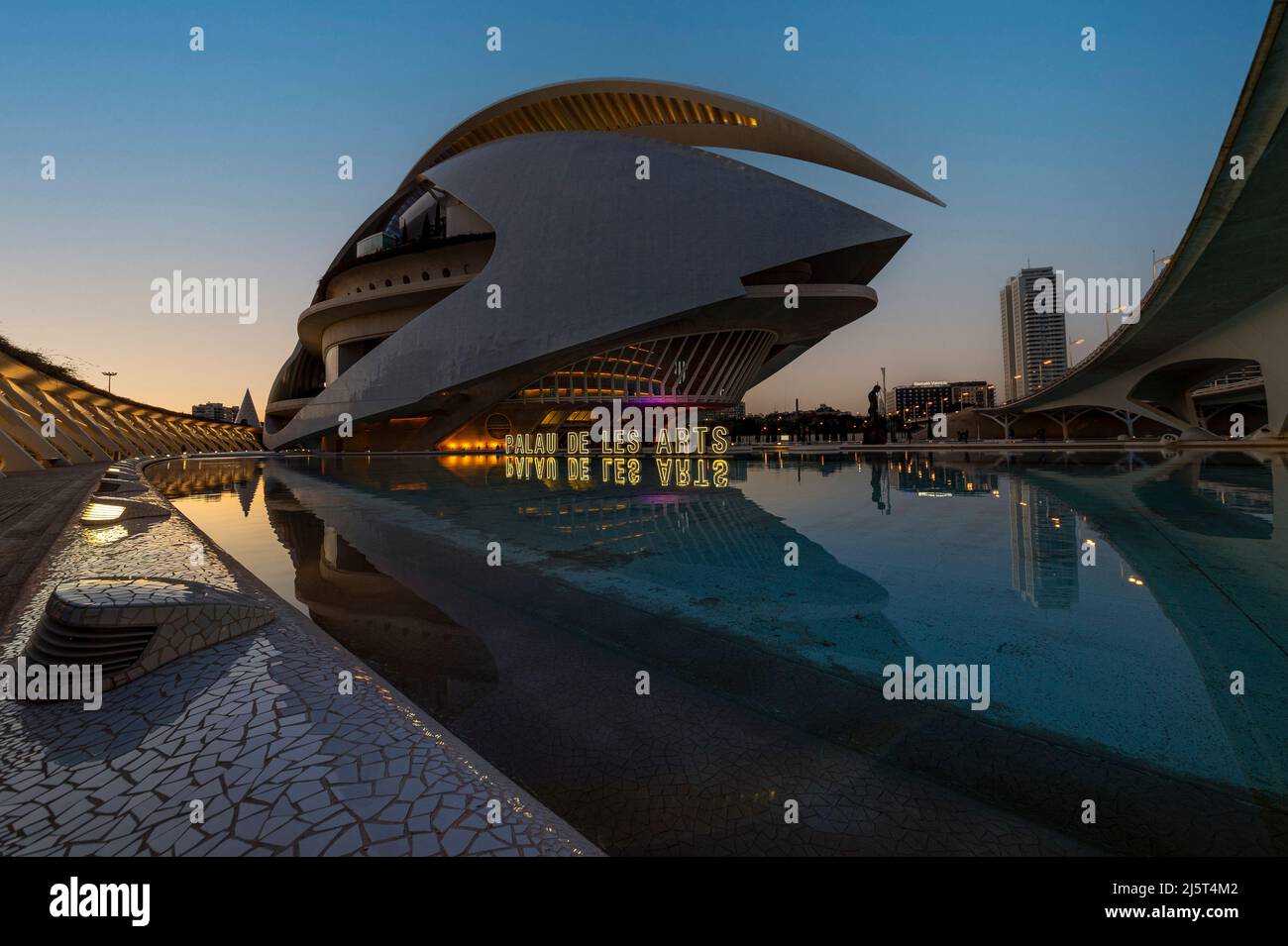 Night exterior palau de hi res stock photography and images Alamy