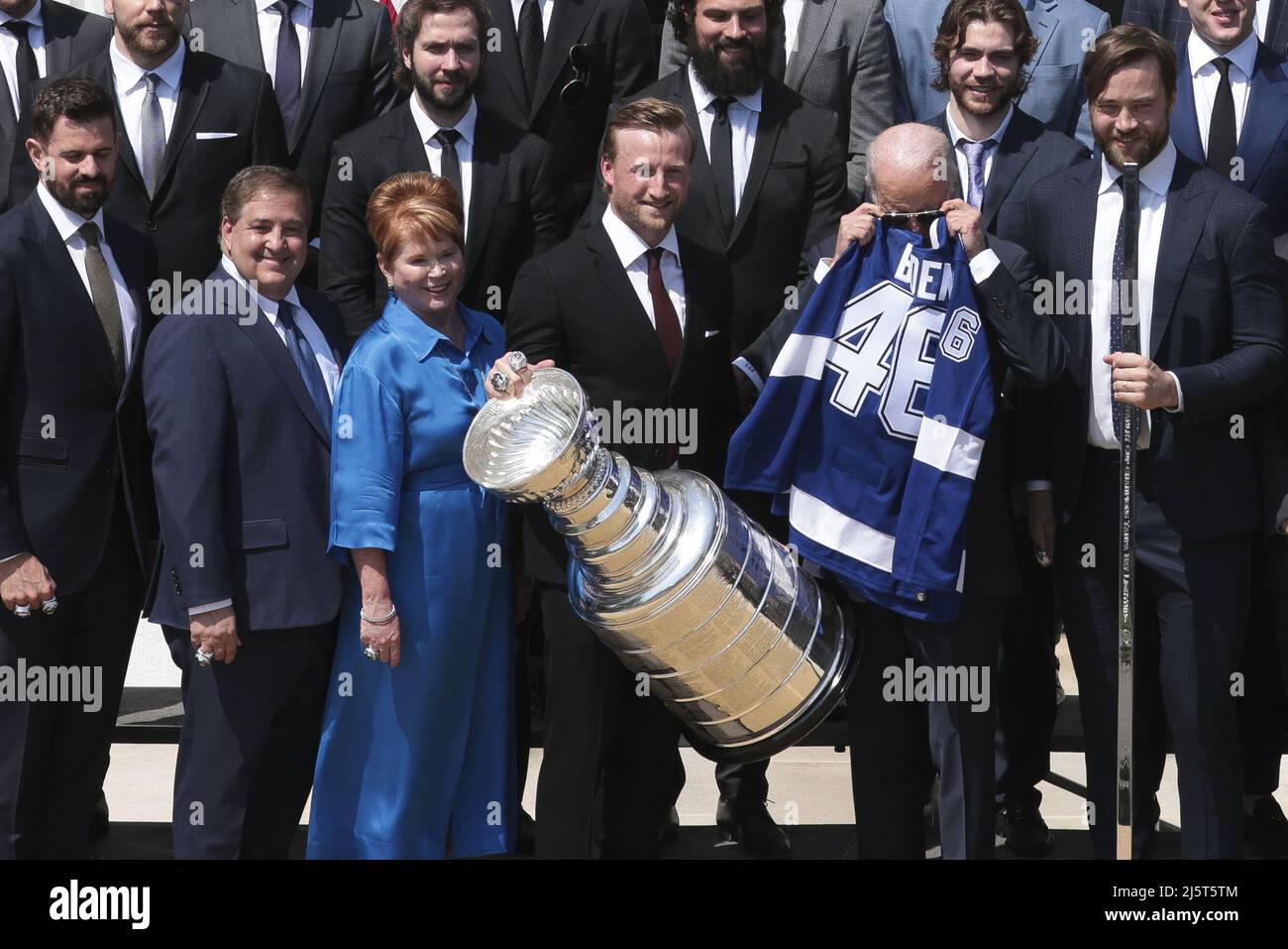 https://c8.alamy.com/comp/2J5T5TM/washington-united-states-25th-apr-2022-us-president-joe-biden-holds-a-hockey-jersey-with-his-name-on-it-as-he-poses-next-to-the-stanley-cup-trophy-during-an-event-to-honor-the-2020-and-2021-stanley-cup-champions-tampa-bay-lightning-on-the-south-lawn-at-the-white-house-on-april-25-2022-in-washington-dc-photo-by-oliver-contrerasupi-credit-upialamy-live-news-2J5T5TM.jpg