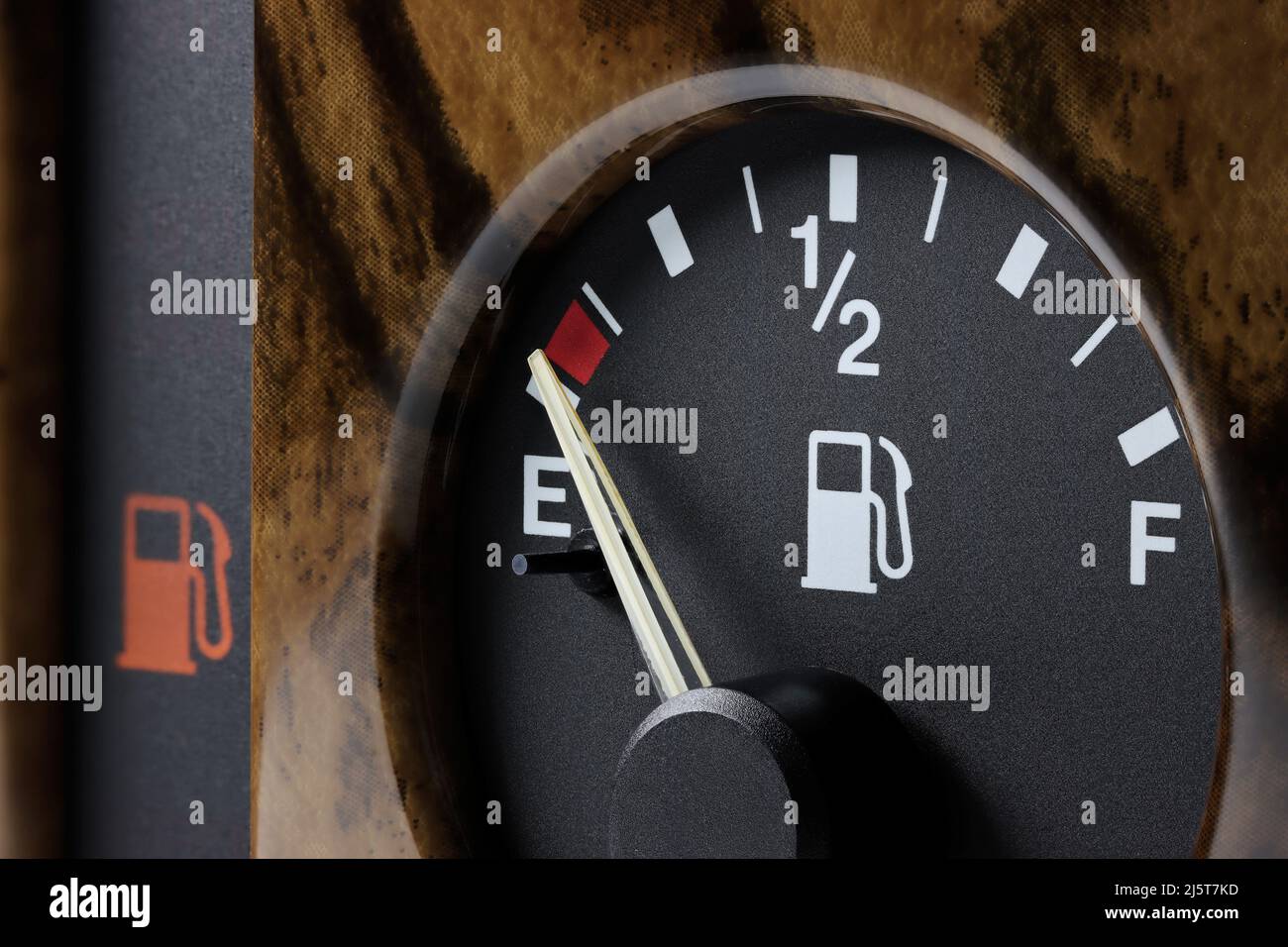 fuel gauge in car dashboard empty Stock Photo Alamy