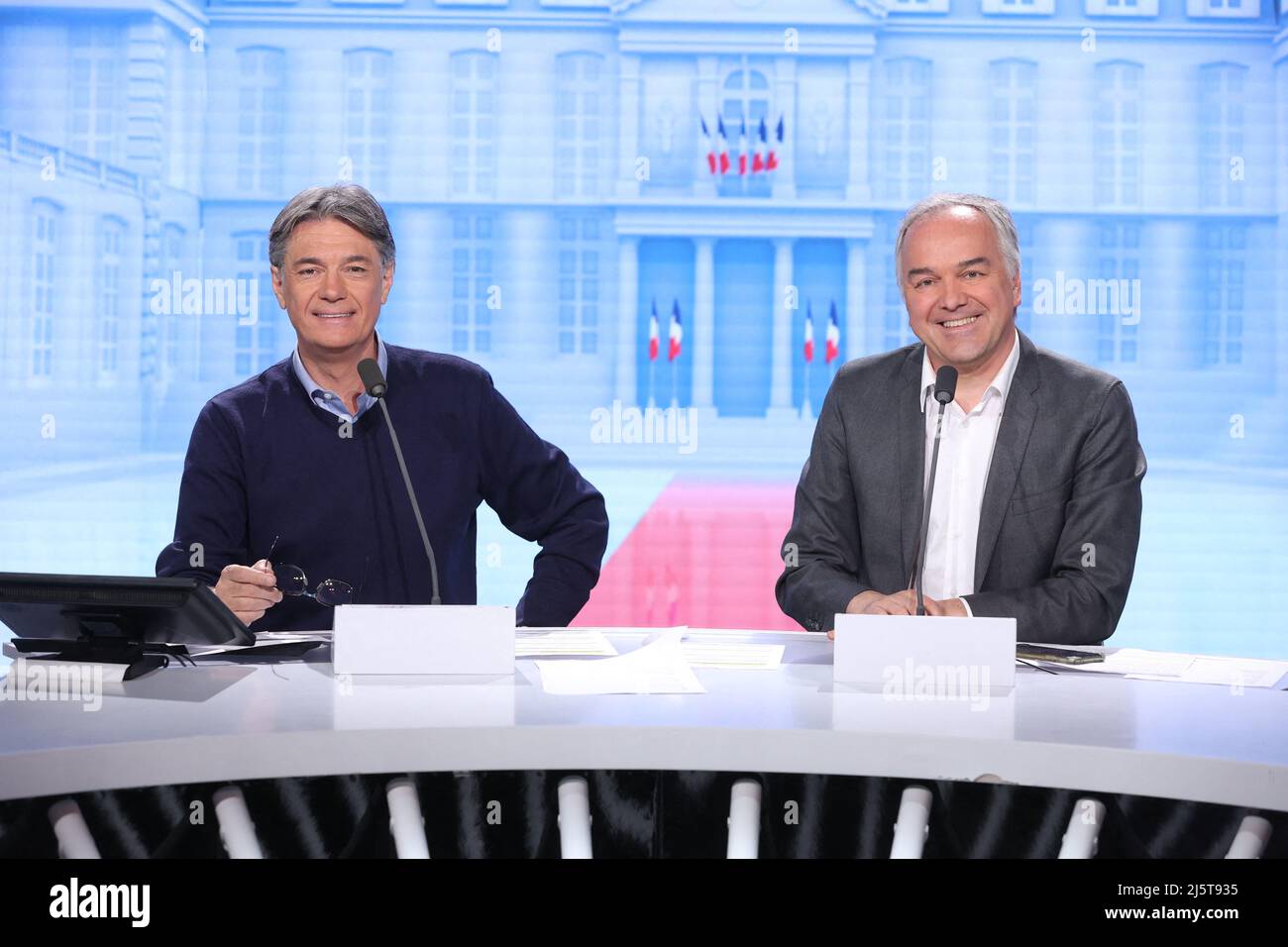 Exclusive - Alain Marschall and Olivier Truchot at the 'Les Grandes Gueules'  talk show on RMC Radio, in Paris, France, on April 25, 2022. Photo by  Jerome Domine/ABACAPRESS.COM Stock Photo - Alamy