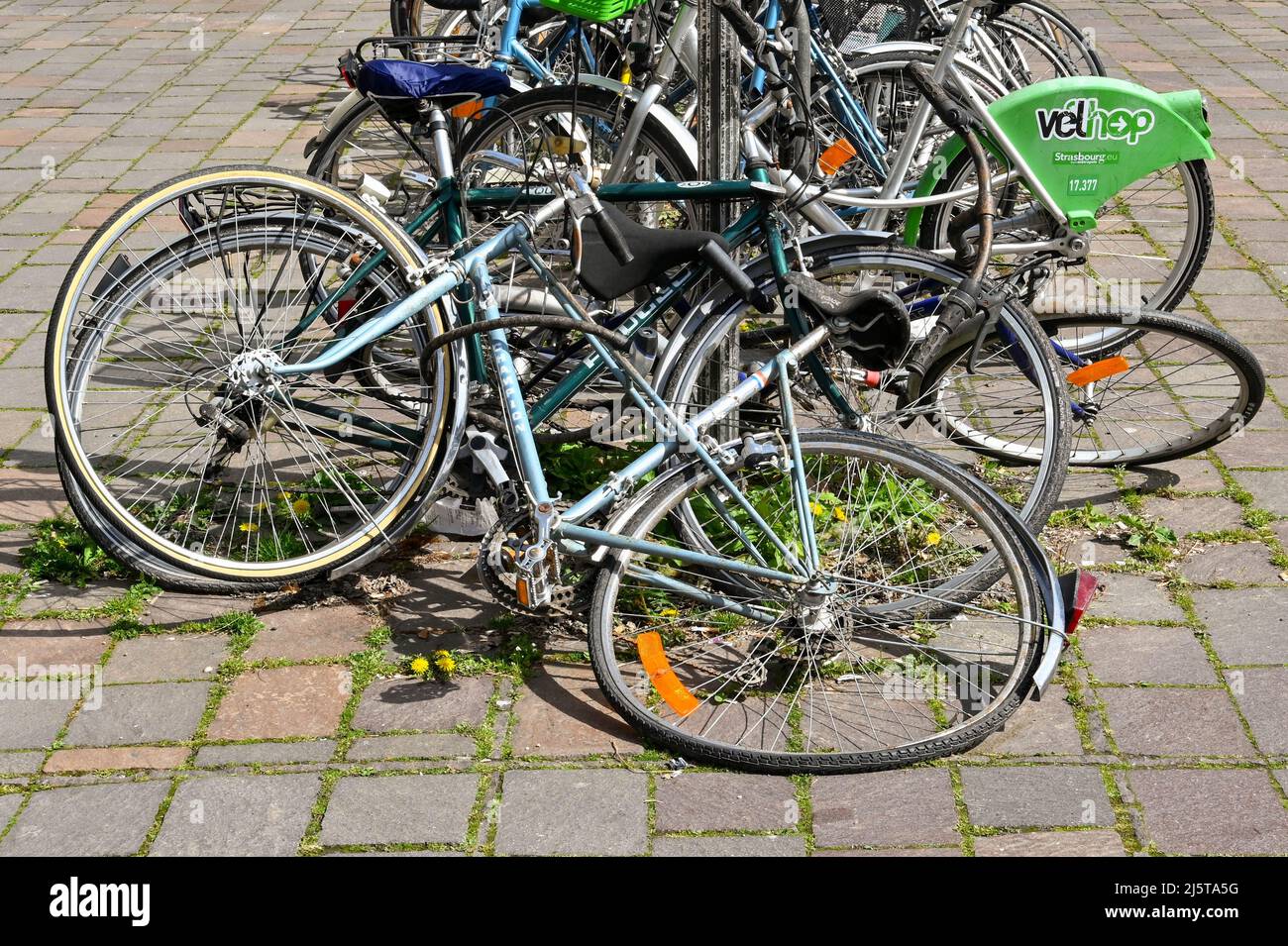 Bent bike wheel hi-res stock photography and images - Alamy