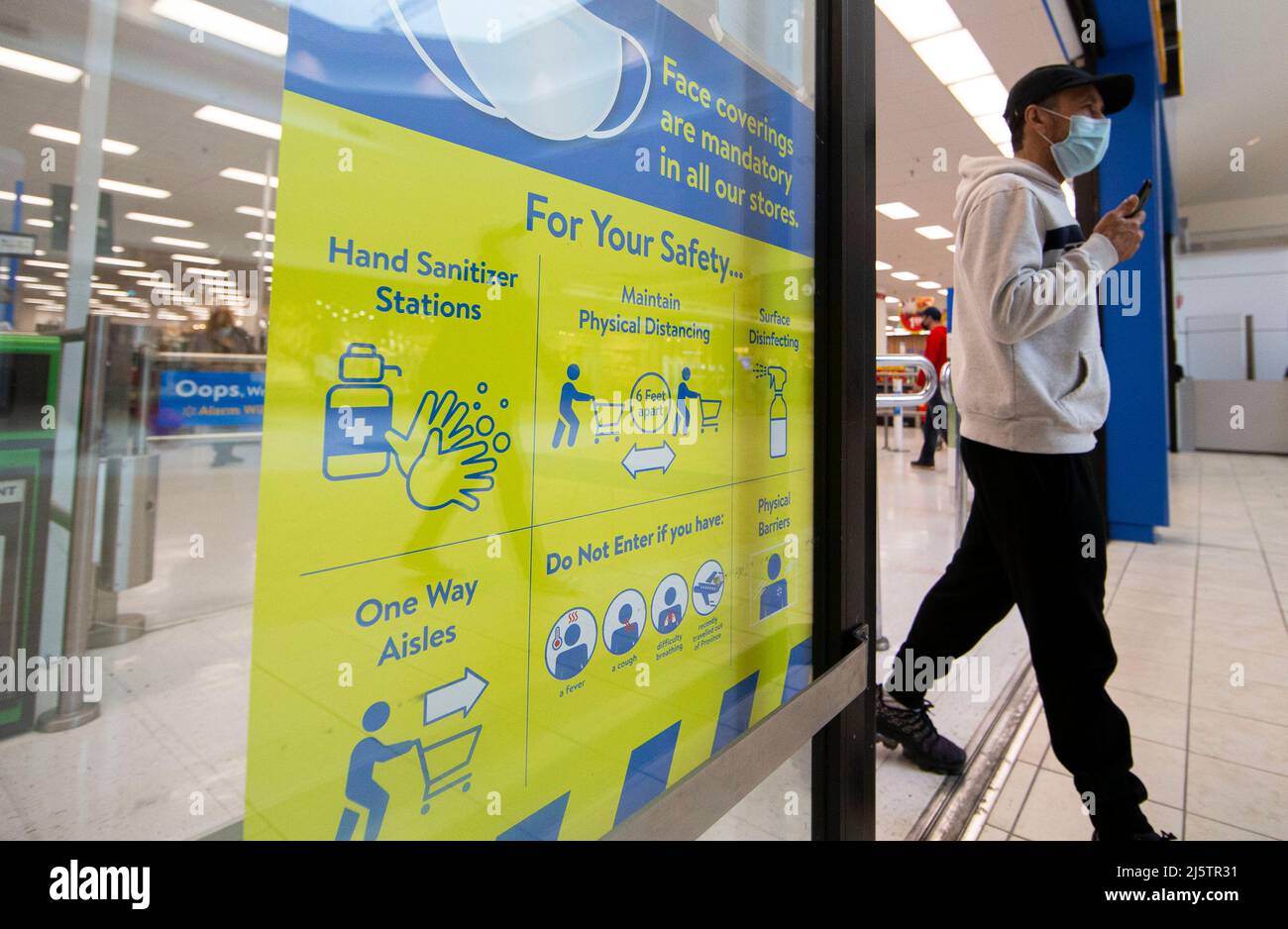 Miami Florida August 25Th 2023 Exterior Walmart Supermarket Miami Florida –  Stock Editorial Photo © khosrork #675427534