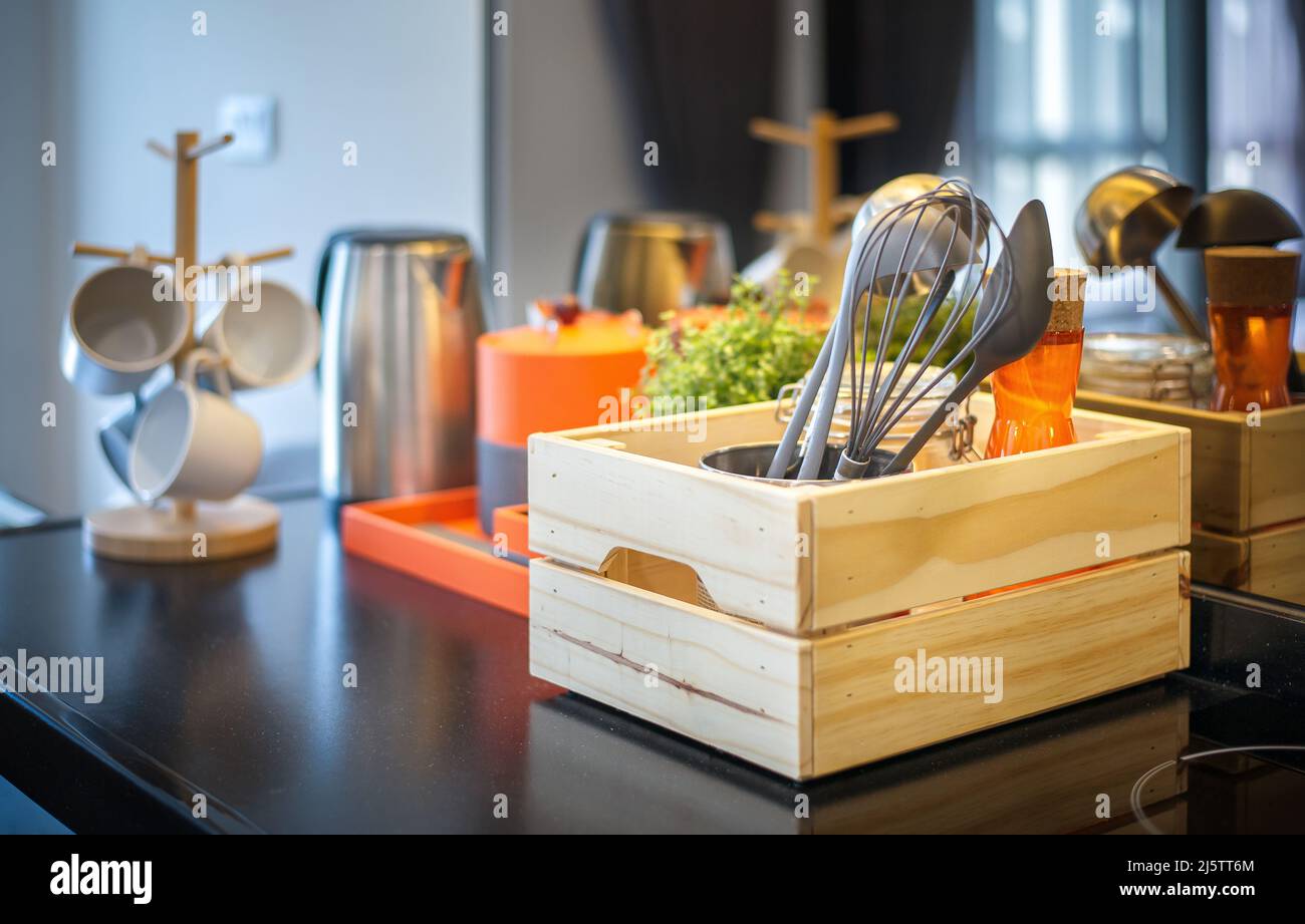 Modern cookware set hi-res stock photography and images - Alamy