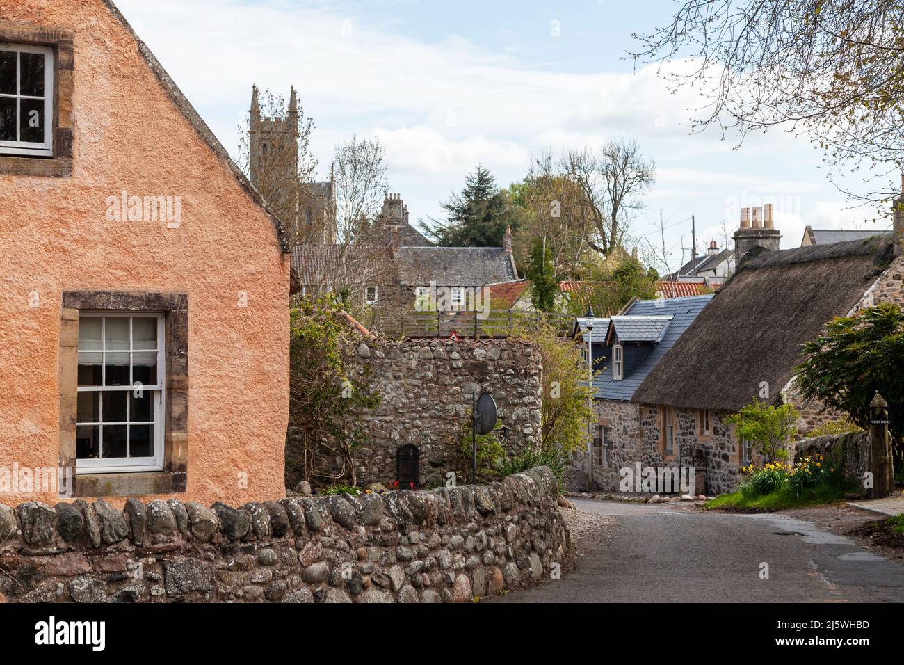 Traditional Thatched cottage in the Fife village of Collessie, Scotland Stock Photo Alamy