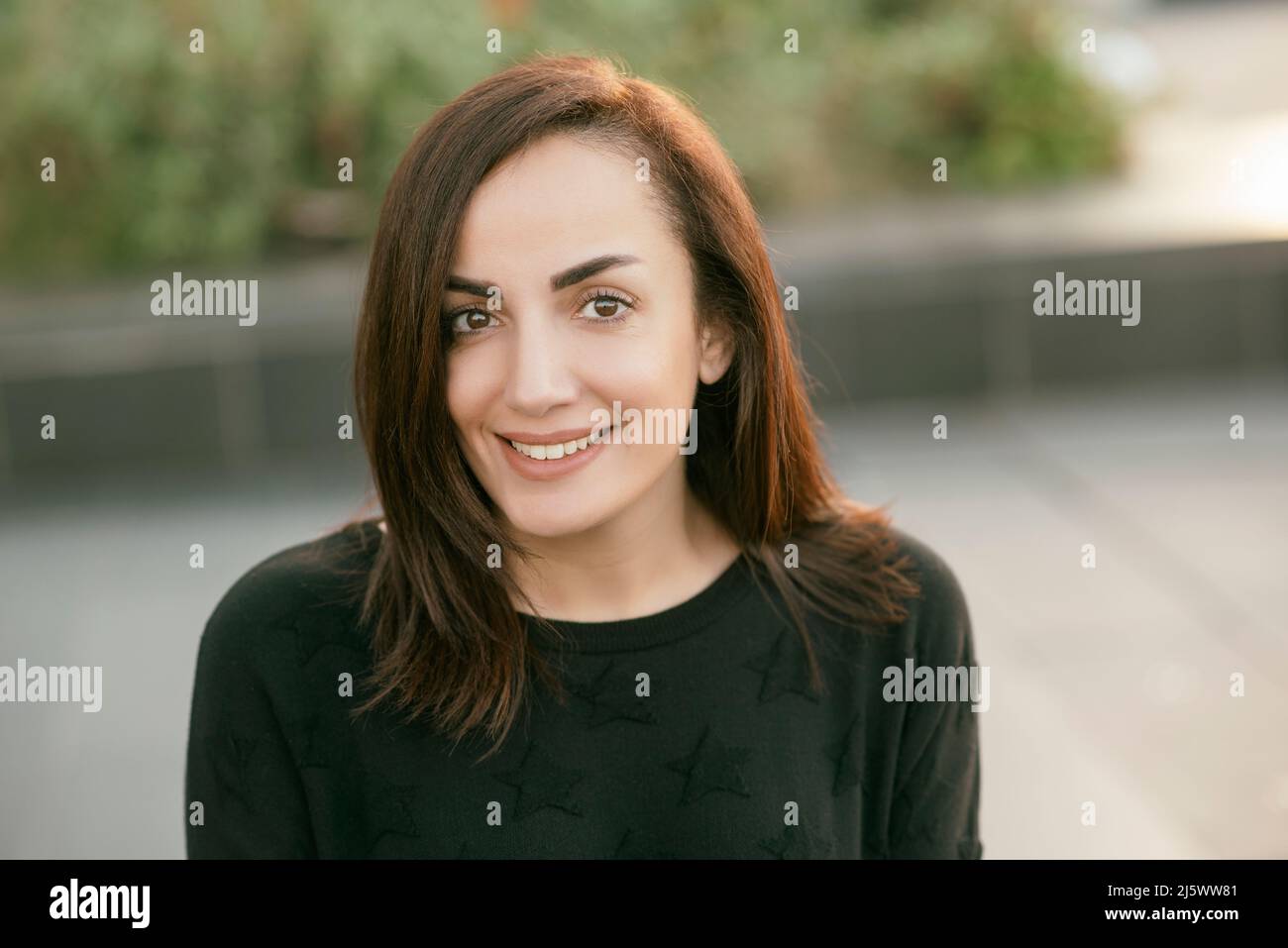 Beautiful woman 40s hispanic hi-res stock photography and images - Alamy