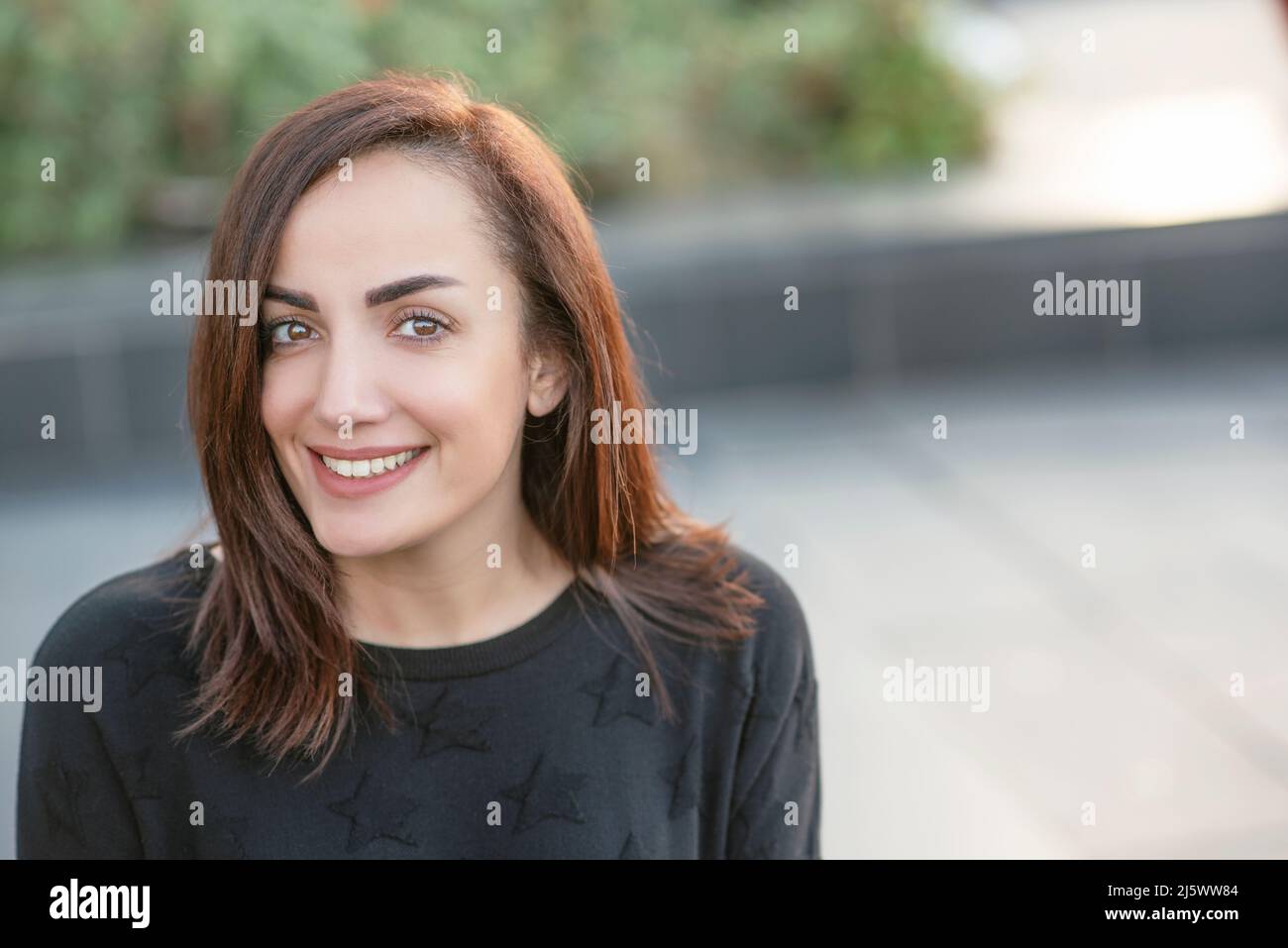 Beautiful woman 40s hispanic hi-res stock photography and images - Alamy