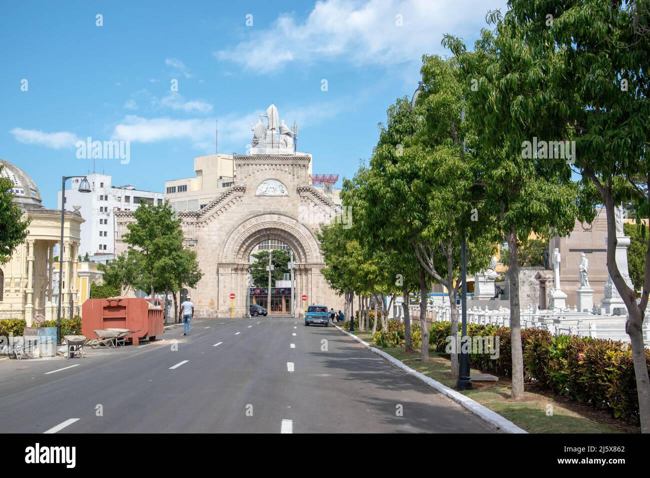 The main gate of El Cementerio de Cristóbal Colón, also called La