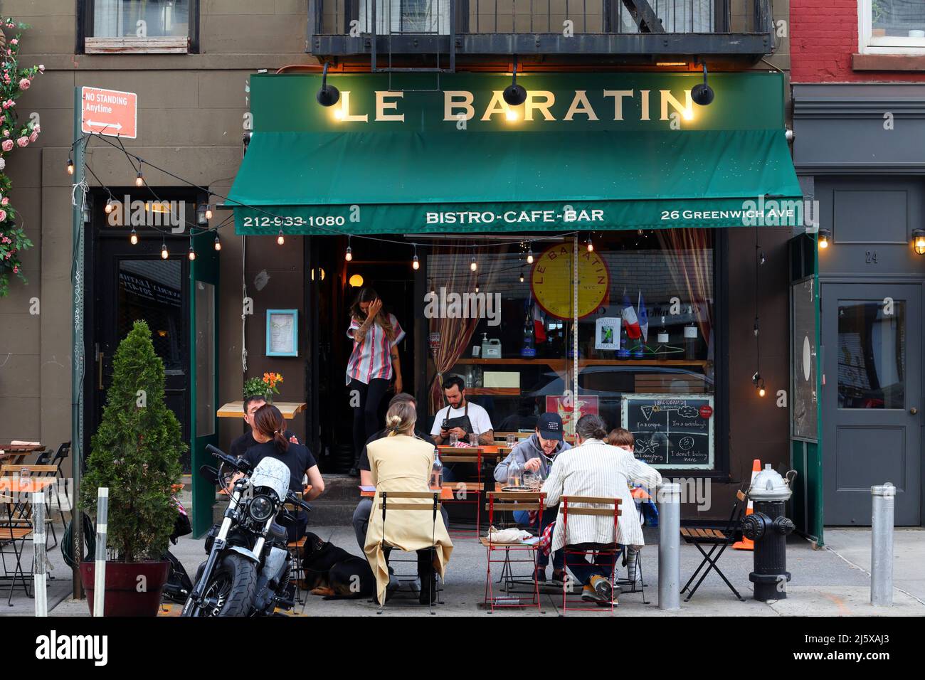 Le Baratin, 26 Greenwich Ave, New York, NYC storefront photo of a French restaurant in the Greenwich Village neighborhood in Manhattan. Stock Photo