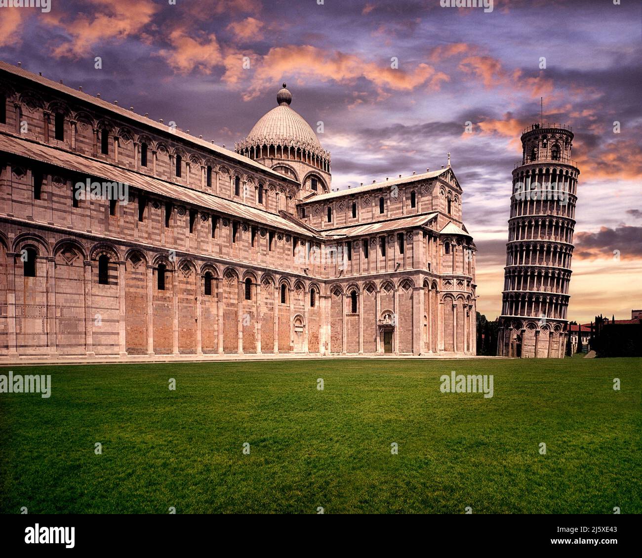 IT - TUSCANY: Cathedral of Santa Maria Assunta and the Leaning Tower, Piazza del Duomo in Pisa Stock Photo