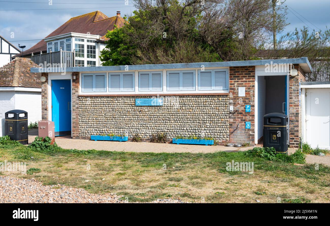 South strand community toilets hi-res stock photography and images - Alamy