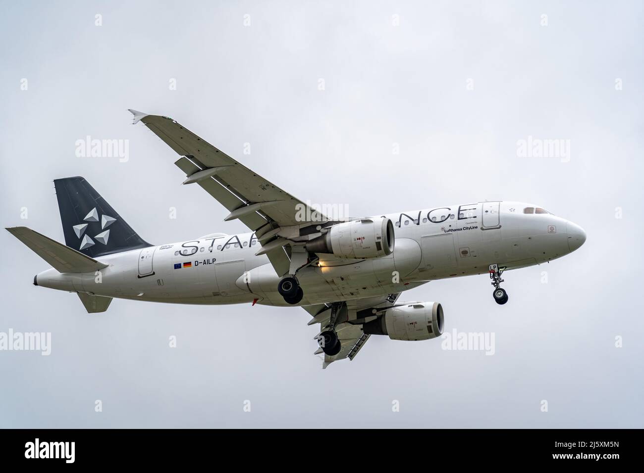 Lufthansa A320 D-AILP landing at EPWA Stock Photo