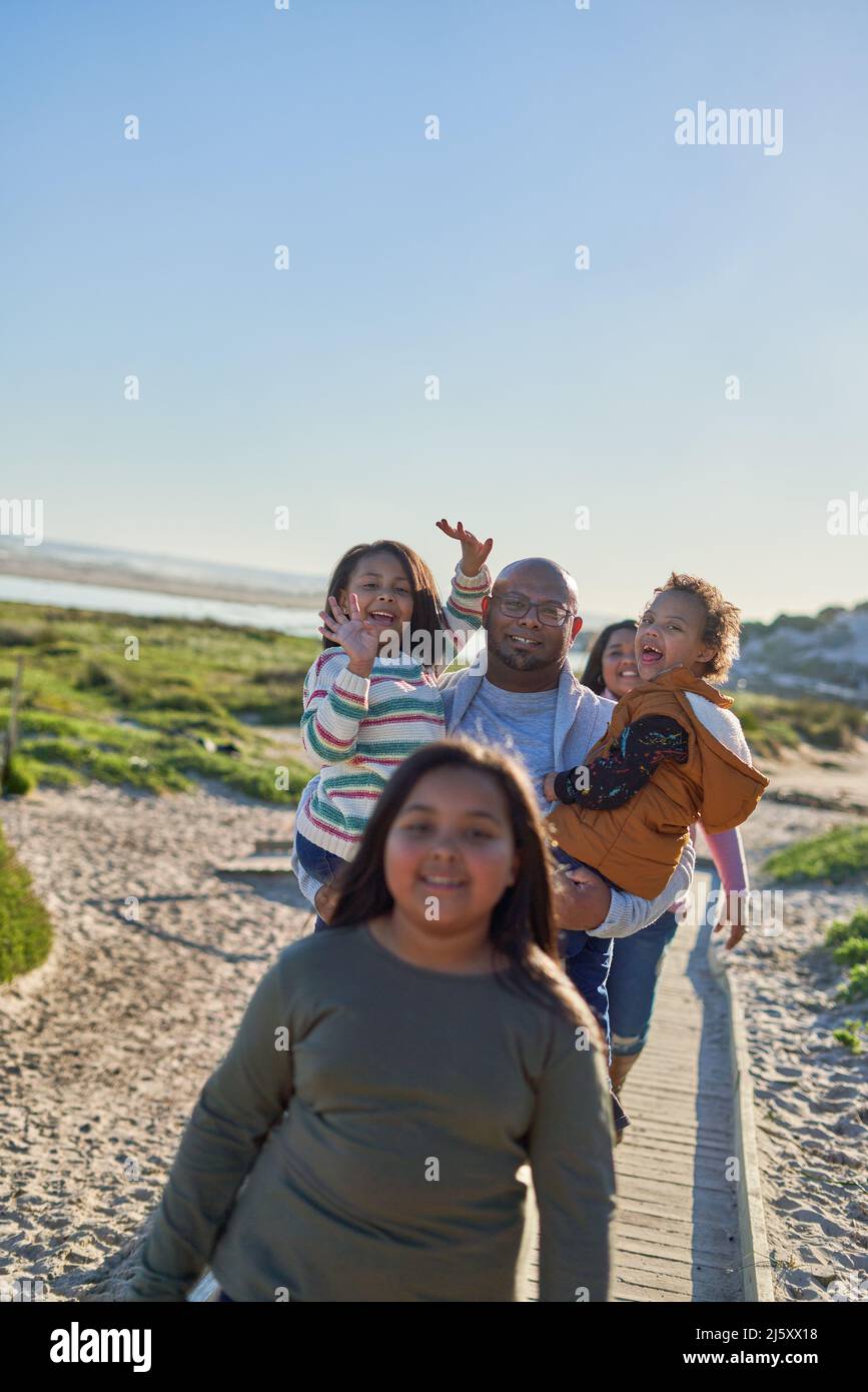 Family on the beach hi-res stock photography and images - Alamy