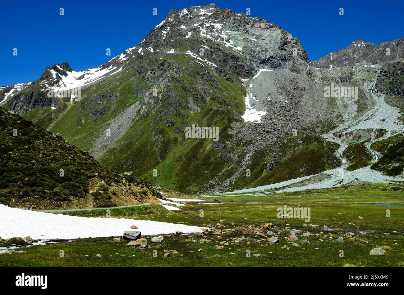 Austria, landscape and hiking trail in Austrian Alps in Tyrol Stock ...