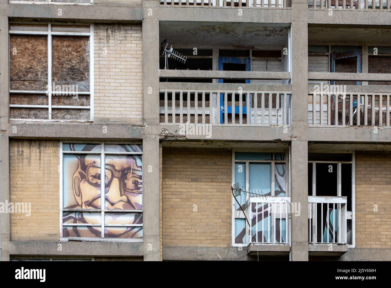 Hyde Park Flats, some of which are still under renovation, Sheffield. Stock Photo