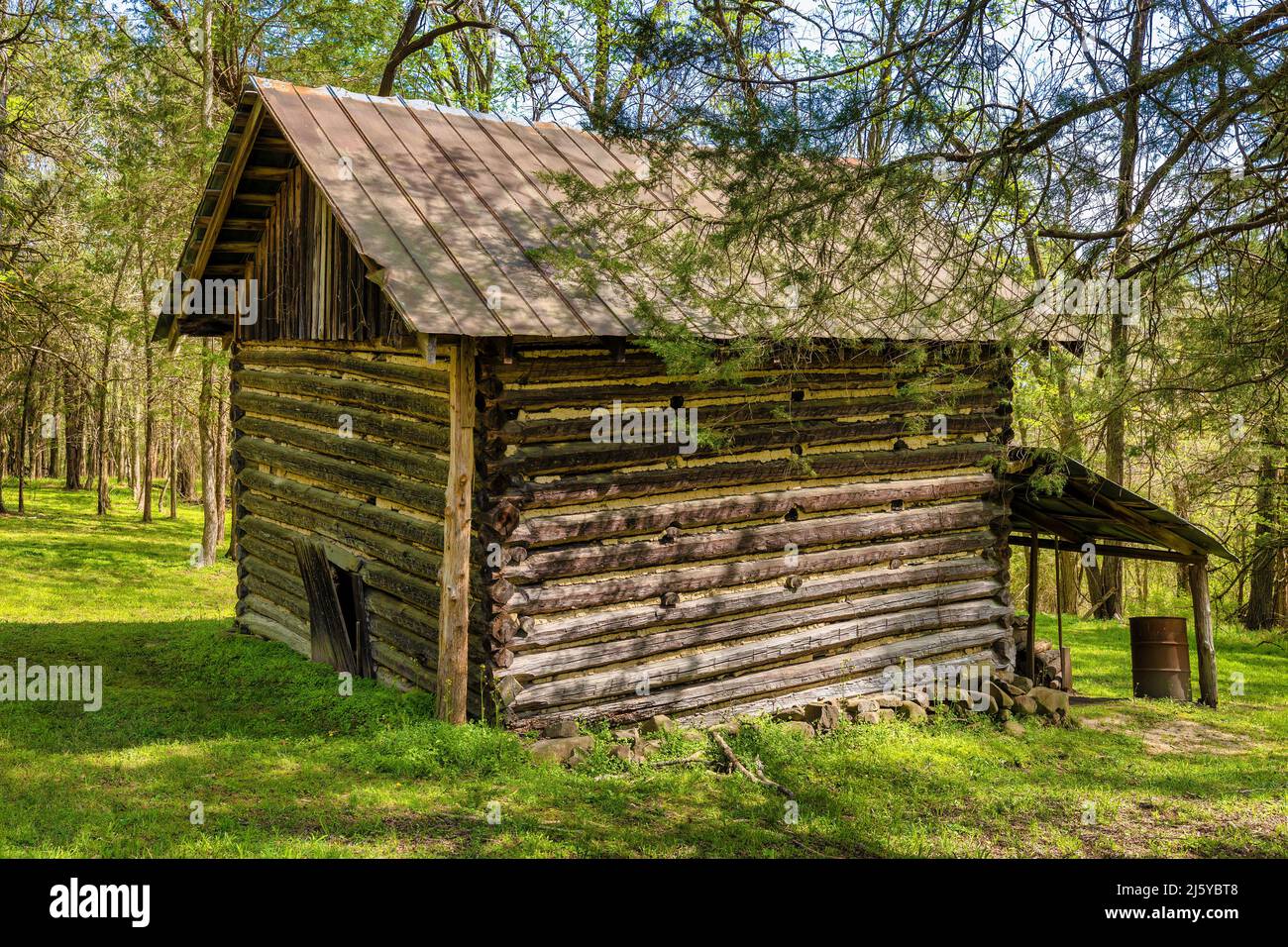 Durham, North Carolina, USA - April 13, 2022:  Out building near the Bennehan house. Stock Photo