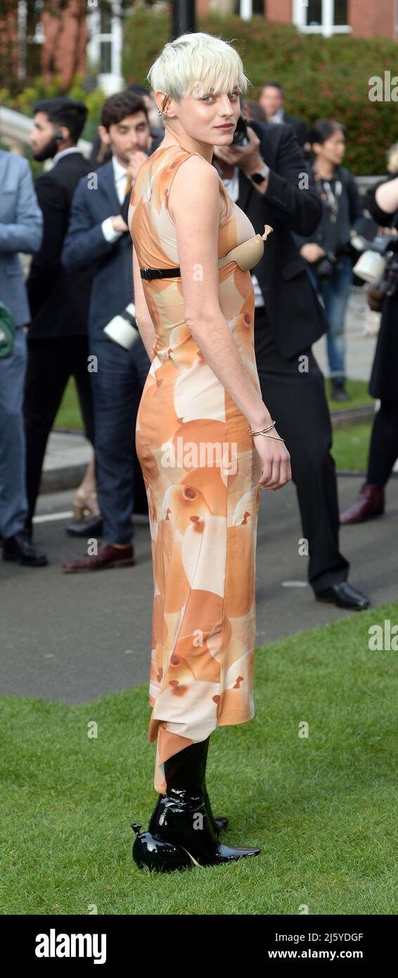 Photo Must Be Credited ©Alpha Press 078237 10/04/2022 Emma Corrin at