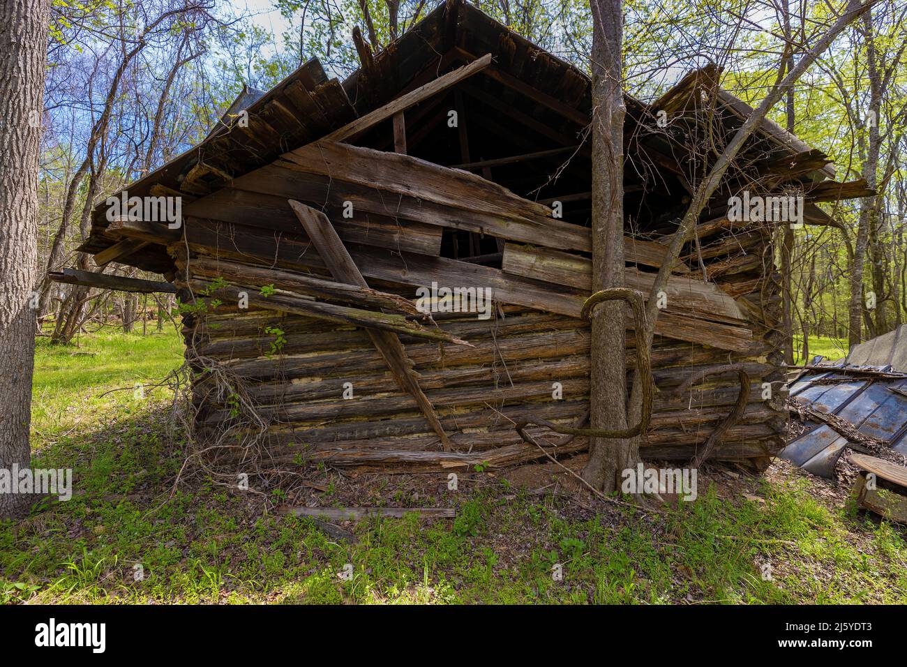 Durham, North Carolina, USA - April 13, 2022:  Out buildings decaying on the historical site. Stock Photo