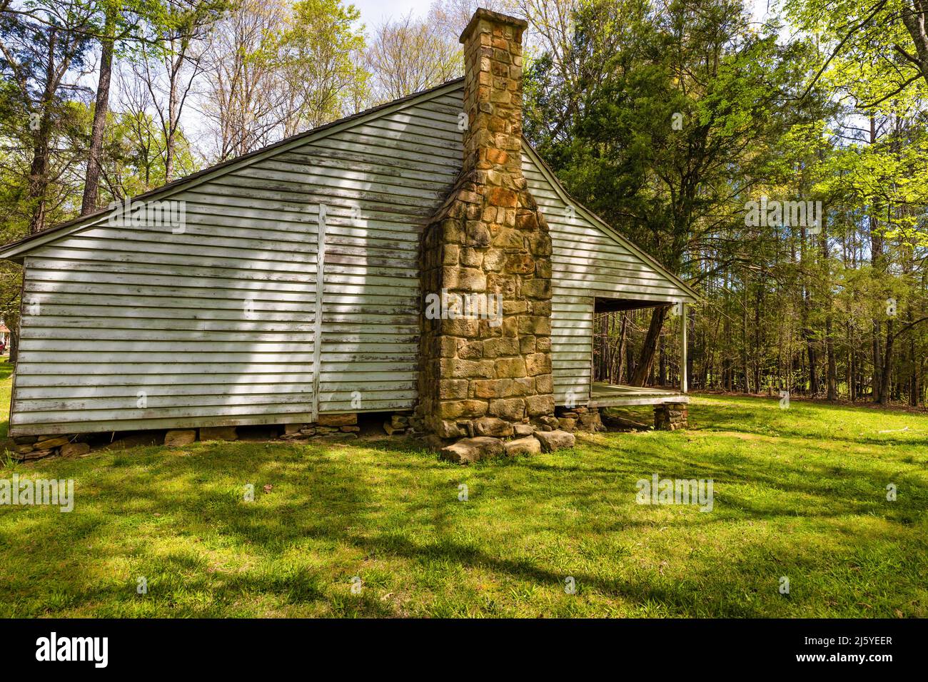 Durham, North Carolina, USA - April 13, 2022:  Old out building on the property. Stock Photo