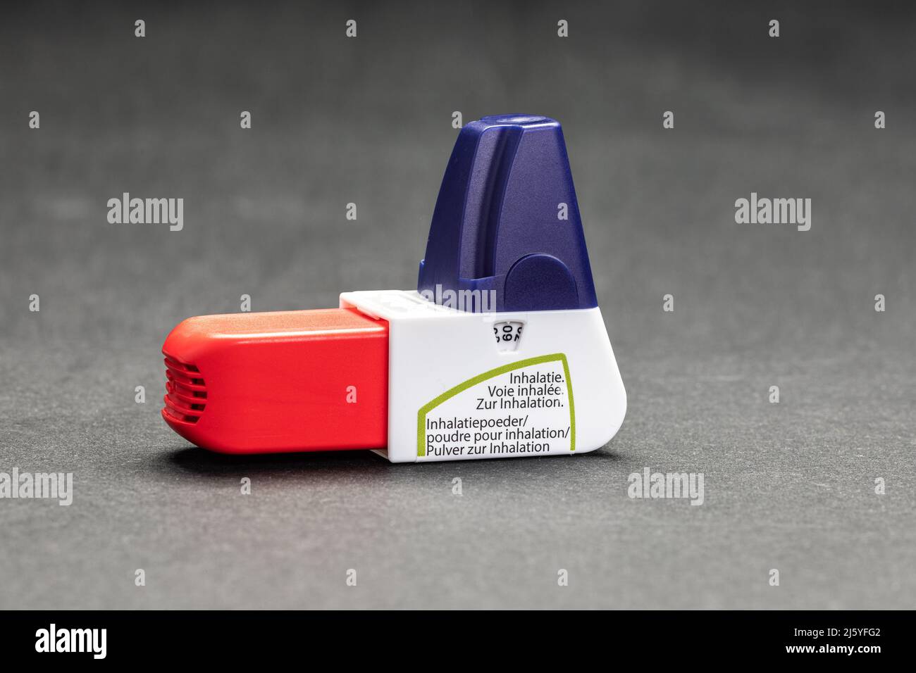 Asthma spray inhaler Stock Photo Alamy