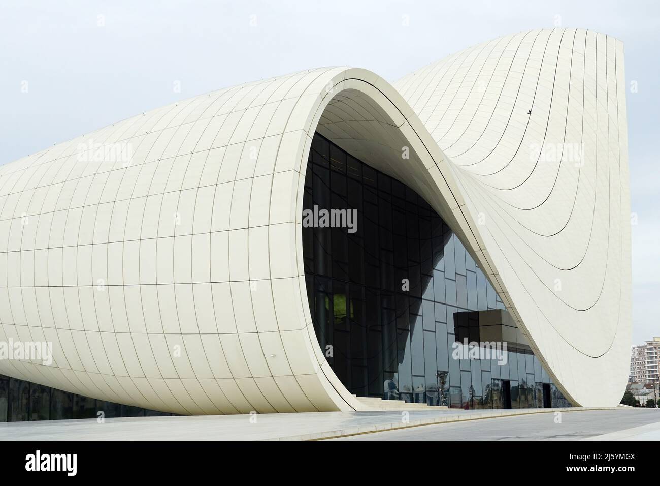 Heydar Aliyev Center, (designed by Iraqi-British architect Zaha Hadid), Heydər Əliyev Mərkəzi, Baku, Bakı, Absheron Peninsula, Azerbaijan, Azərbaycan Stock Photo