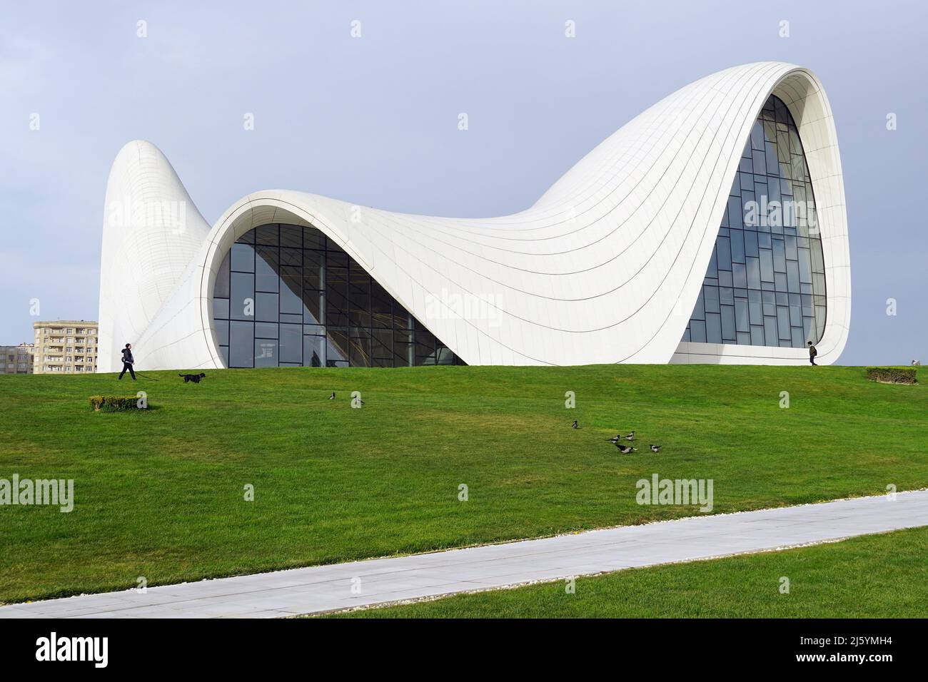 heydar-aliyev-center-designed-by-iraqi-british-architect-zaha-hadid