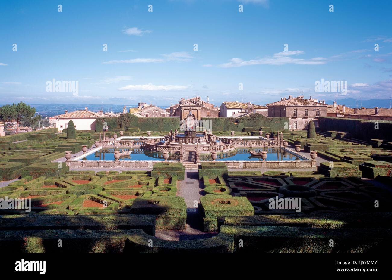 Quadrato brunnen hires stock photography and images Alamy