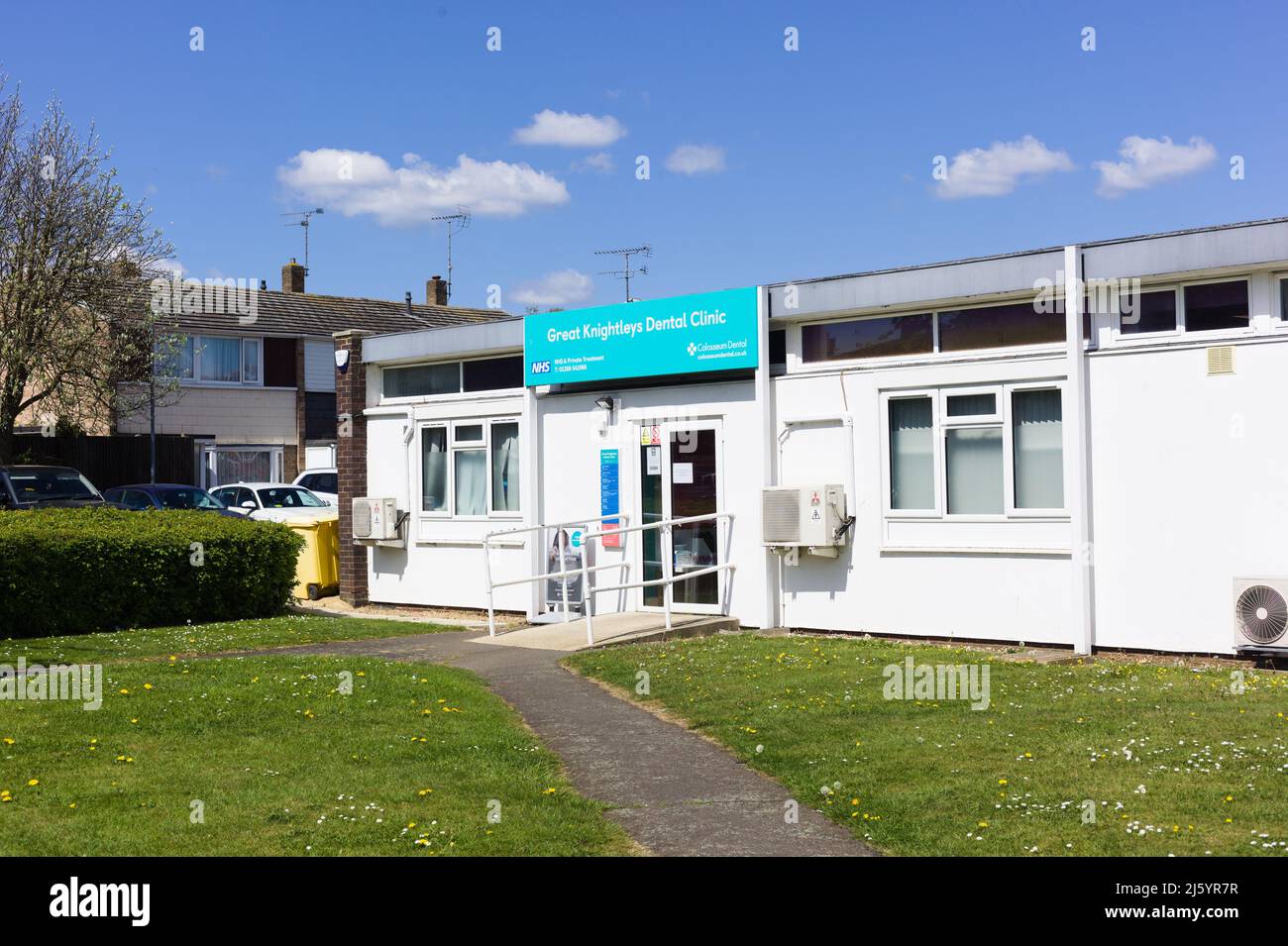 Building exterior Great Knightleys Dental Clinic , Laindon, Basildon, Essex. Stock Photo
