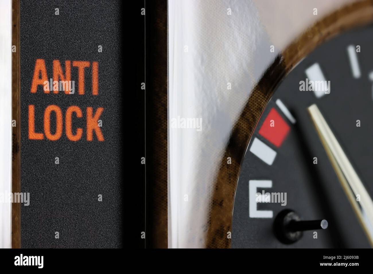 Immobilizer Car With A Key Warning Light