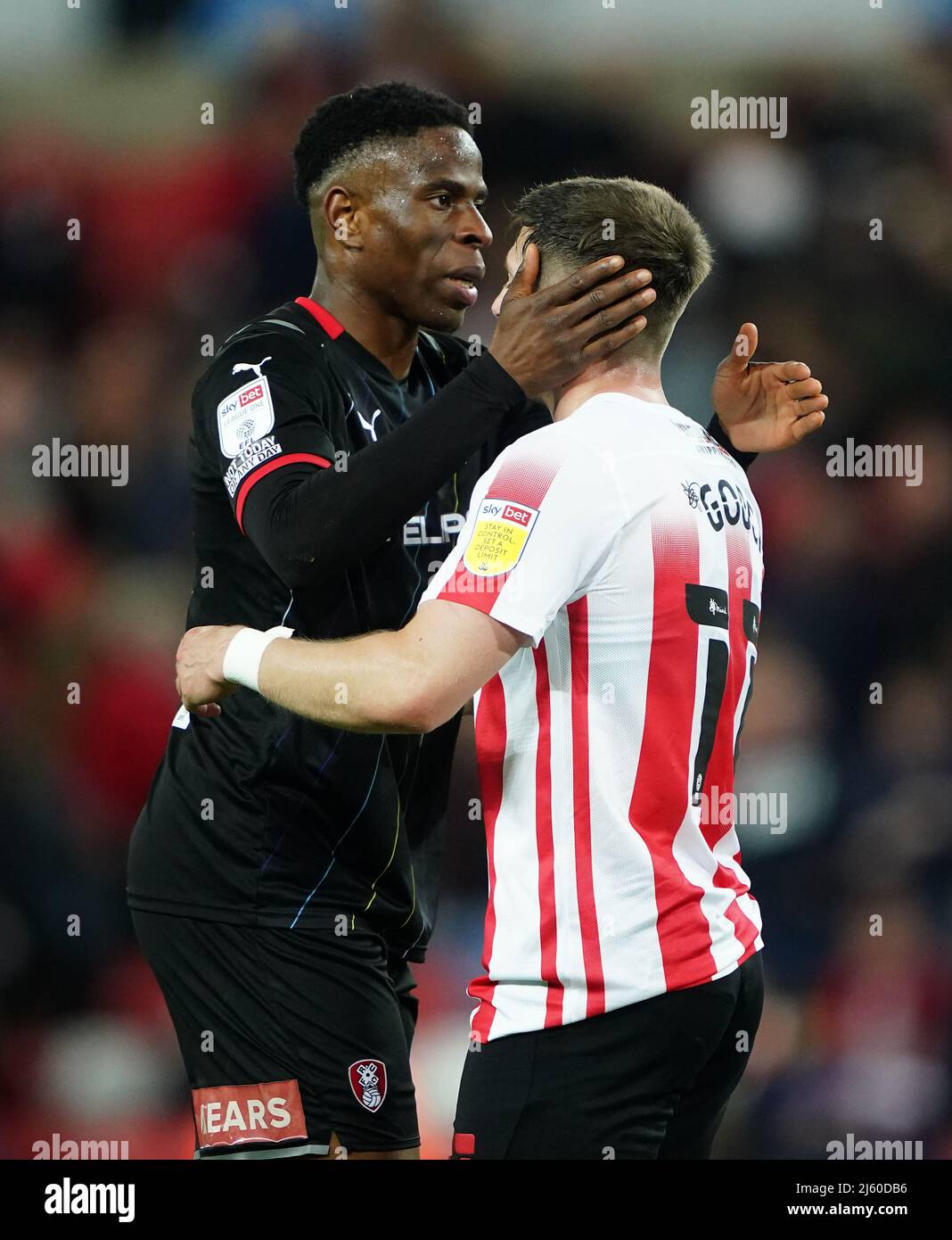 Rotherham United's Chiedozie Ogbene (left) and Sunderland's Lynden Gooch embrace after the Sky Bet League One match at the Stadium of Light, Sunderland. Picture date: Tuesday April 26, 2022. Stock Photo