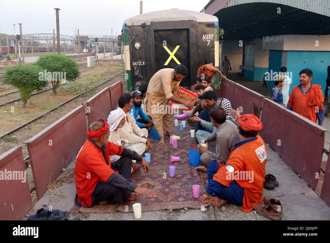 Station lahore hi-res stock photography and images - Page 12 - Alamy